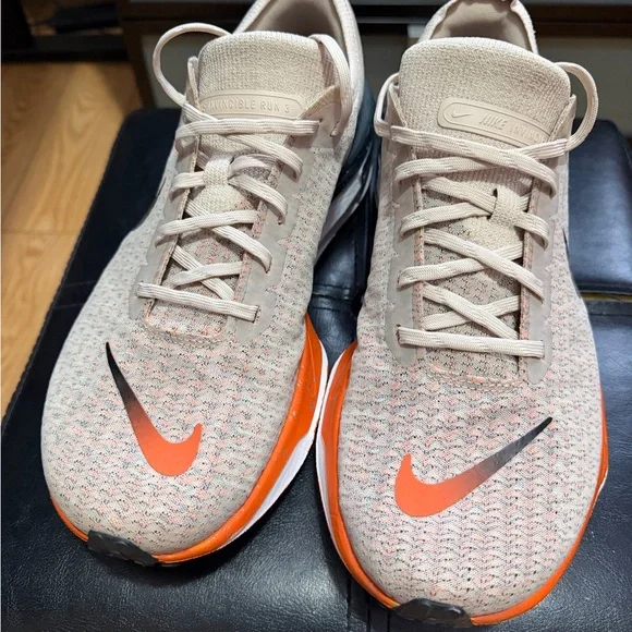 Nike Invincible Run 3 - Cream and Orange Athletic Shoes